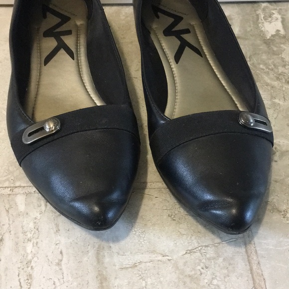 Black pointy flats size 7 - Picture 3 of 7